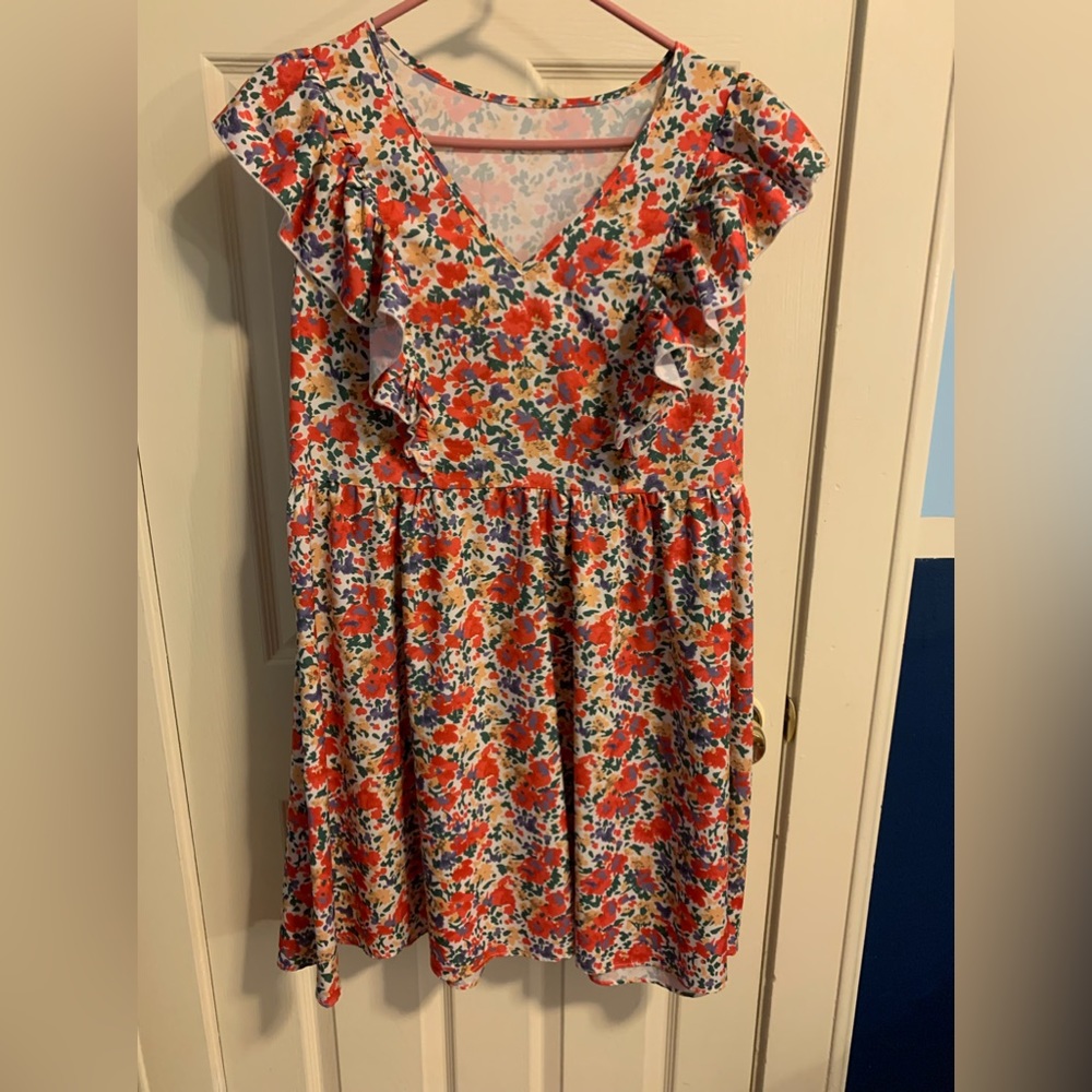 Very cute and flowy summer dress